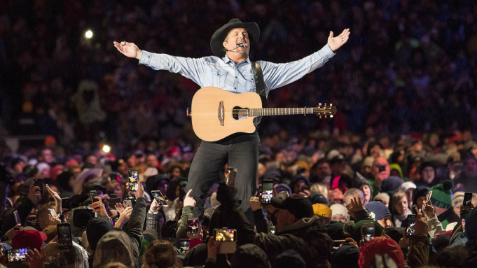 Garth Brooks at Nissan Stadium